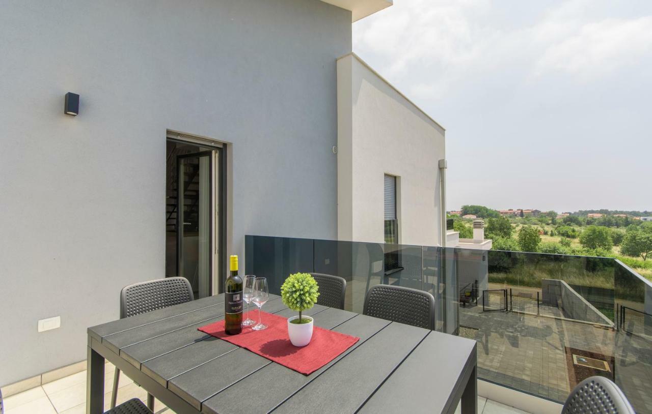 Apartment Lunne Novigrad  Bagian luar foto