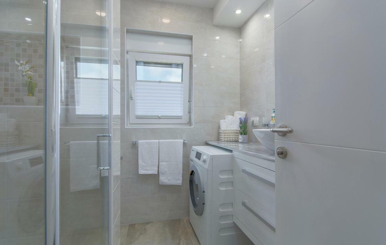 Apartment Lunne Novigrad  Bagian luar foto